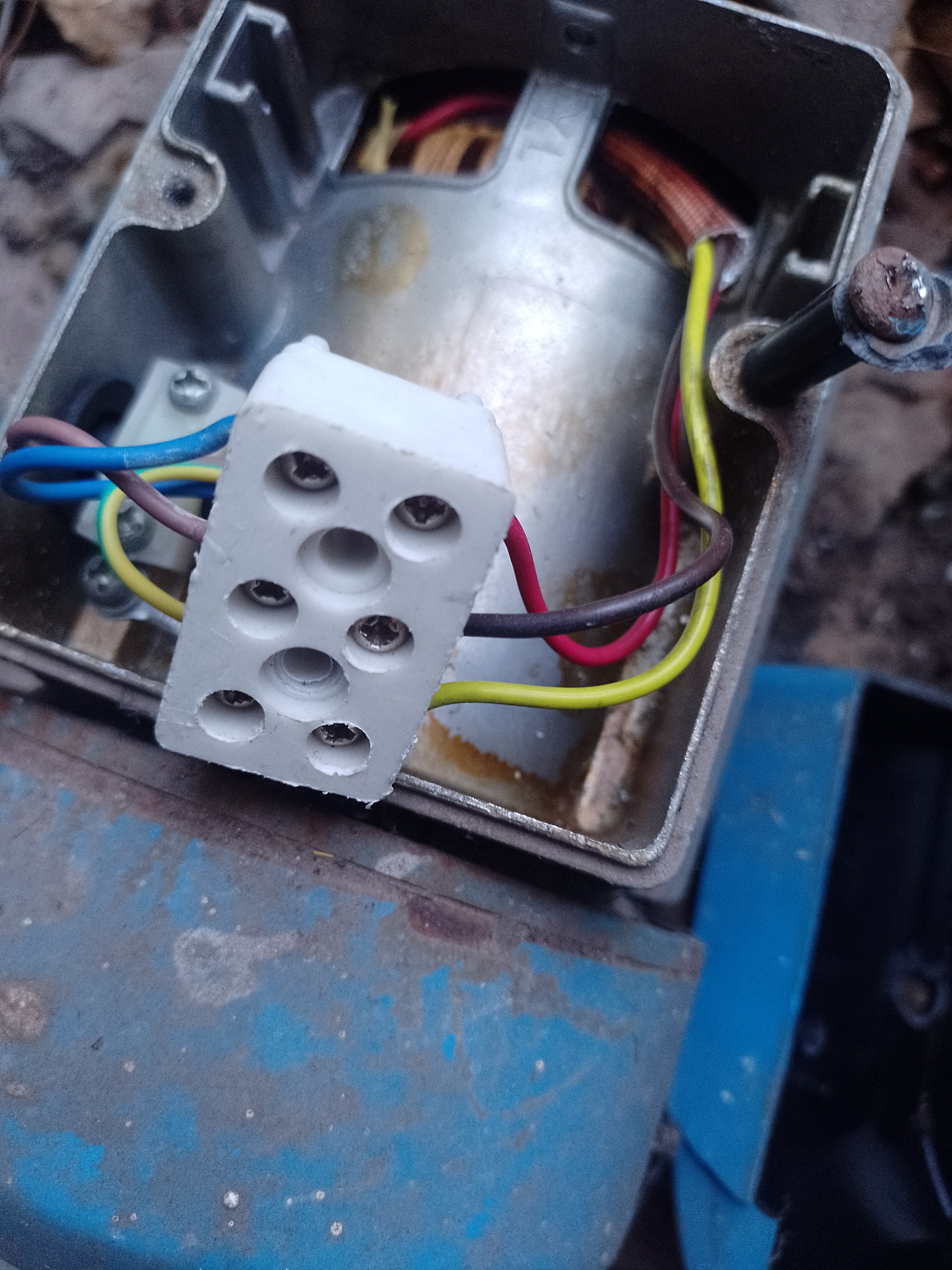 Rubén Carabajal electricista 